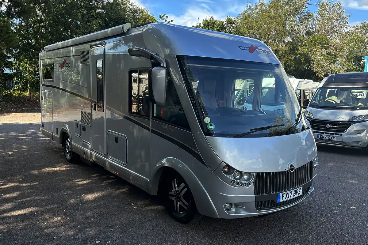 6F2E5E 01 Carthago Chic C Line I4.9 FX17BPZ