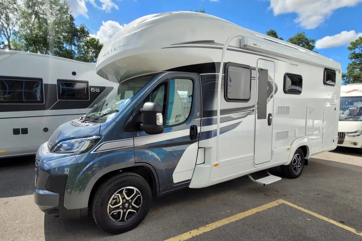 727096 05 Autotrail Imala736G R2Z65802