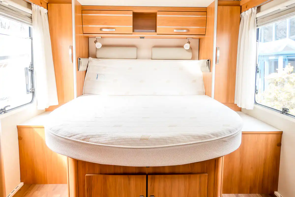 73CF5E 33 2017 Hymer ML630 WA17PWF