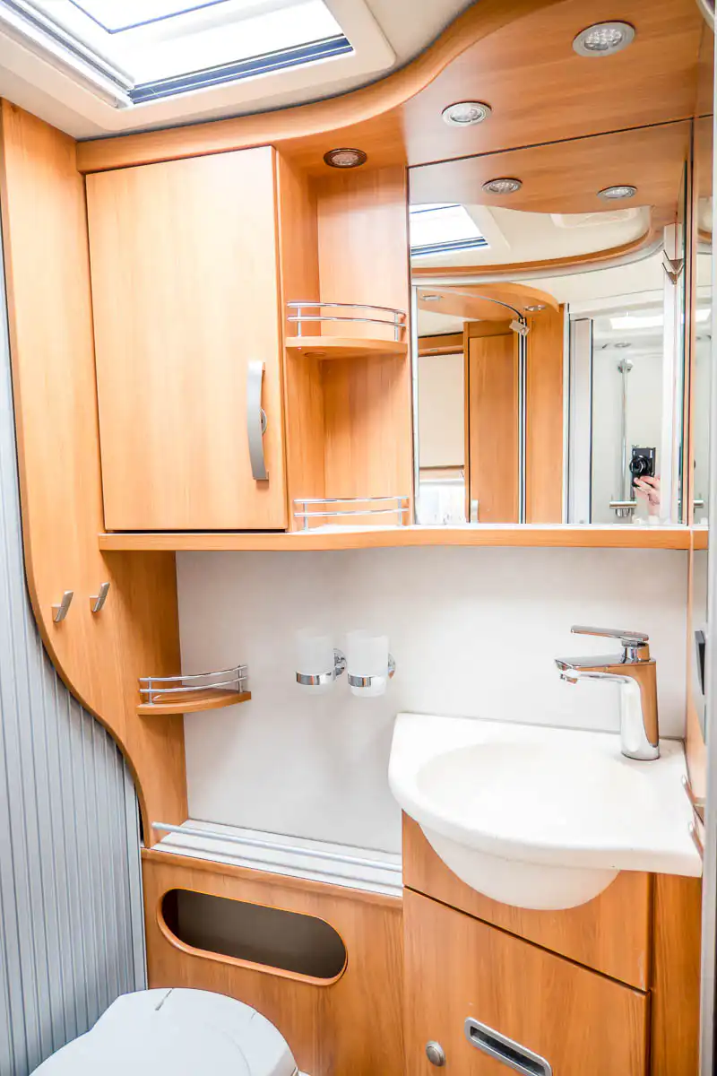 73CF5E 38 2017 Hymer ML630 WA17PWF