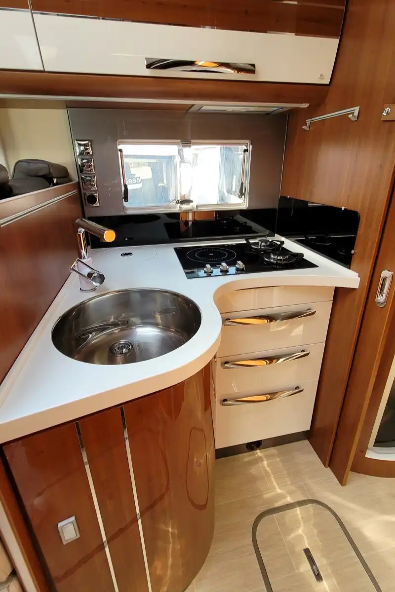 75B142 15 Mobilvetta KYacht85 PE68FPC