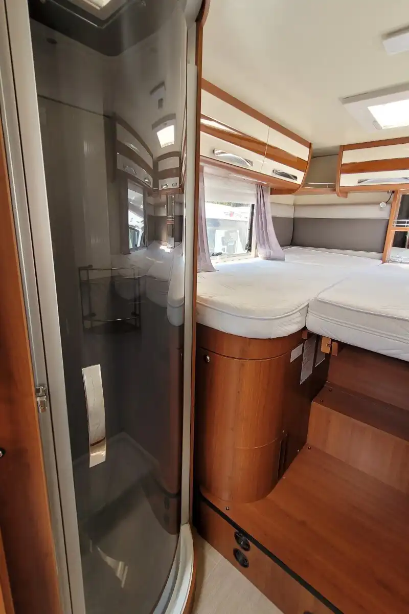75B142 21 Mobilvetta KYacht85 PE68FPC