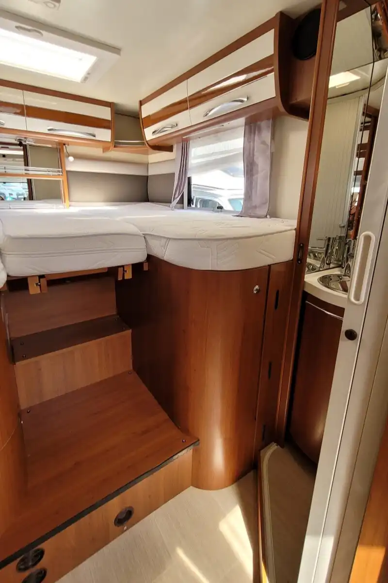 75B142 23 Mobilvetta KYacht85 PE68FPC