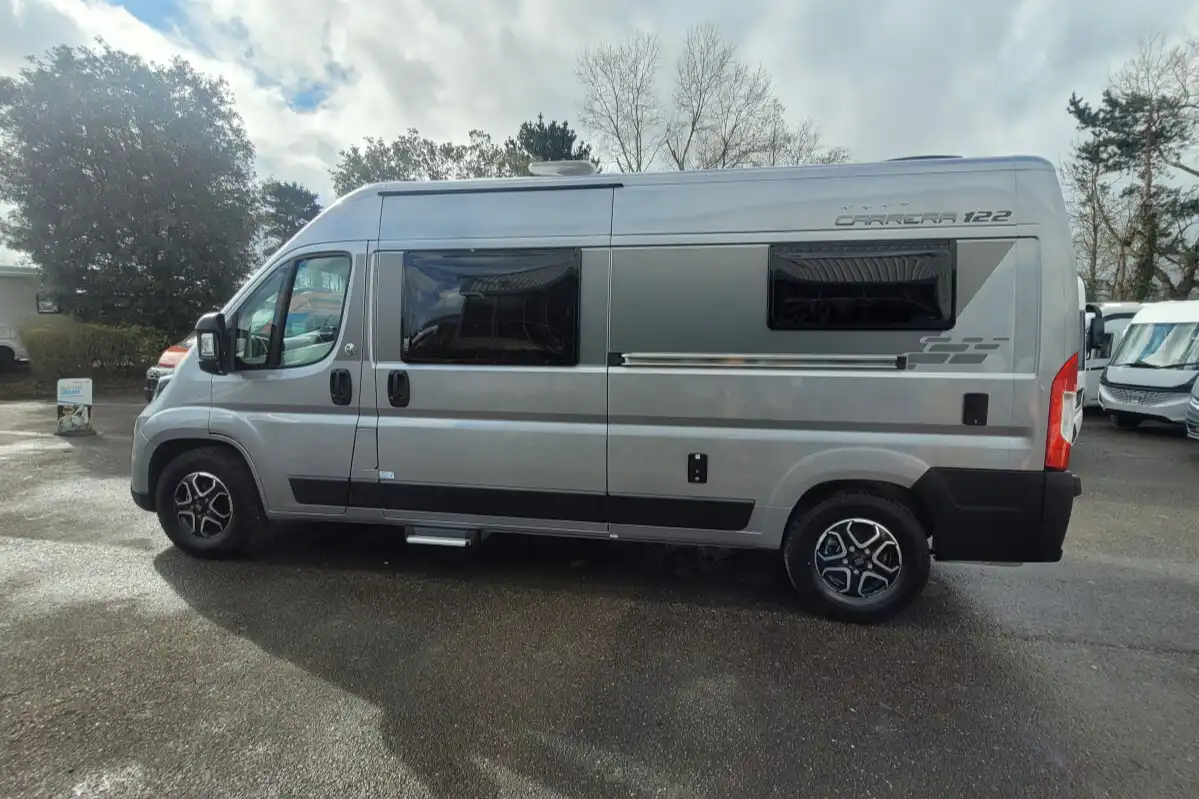 75CB4E 05 Swift Carrera122 SMC18424