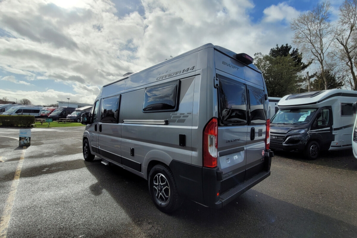 75CB5E 05 Swift Carrera144 SMC22752