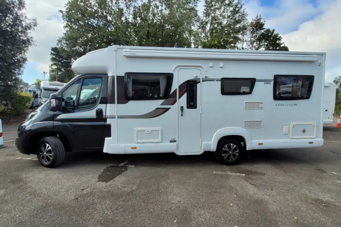 75FFB6 06 Elddis Evolution196 FX68XAF