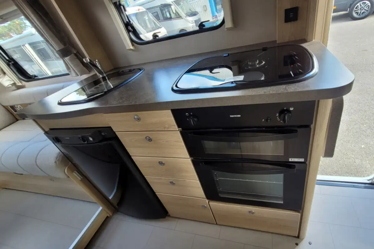 75FFB6 19 Elddis Evolution196 FX68XAF