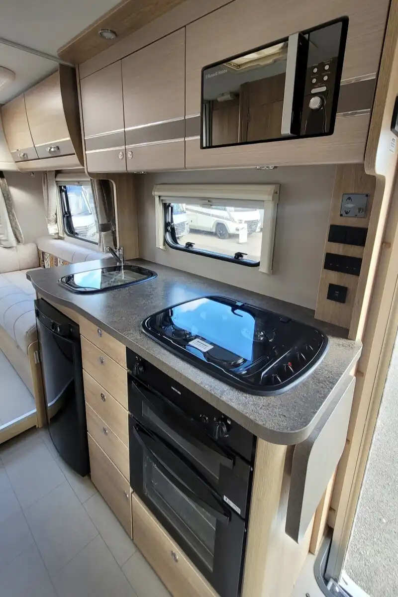75FFB6 20 Elddis Evolution196 FX68XAF