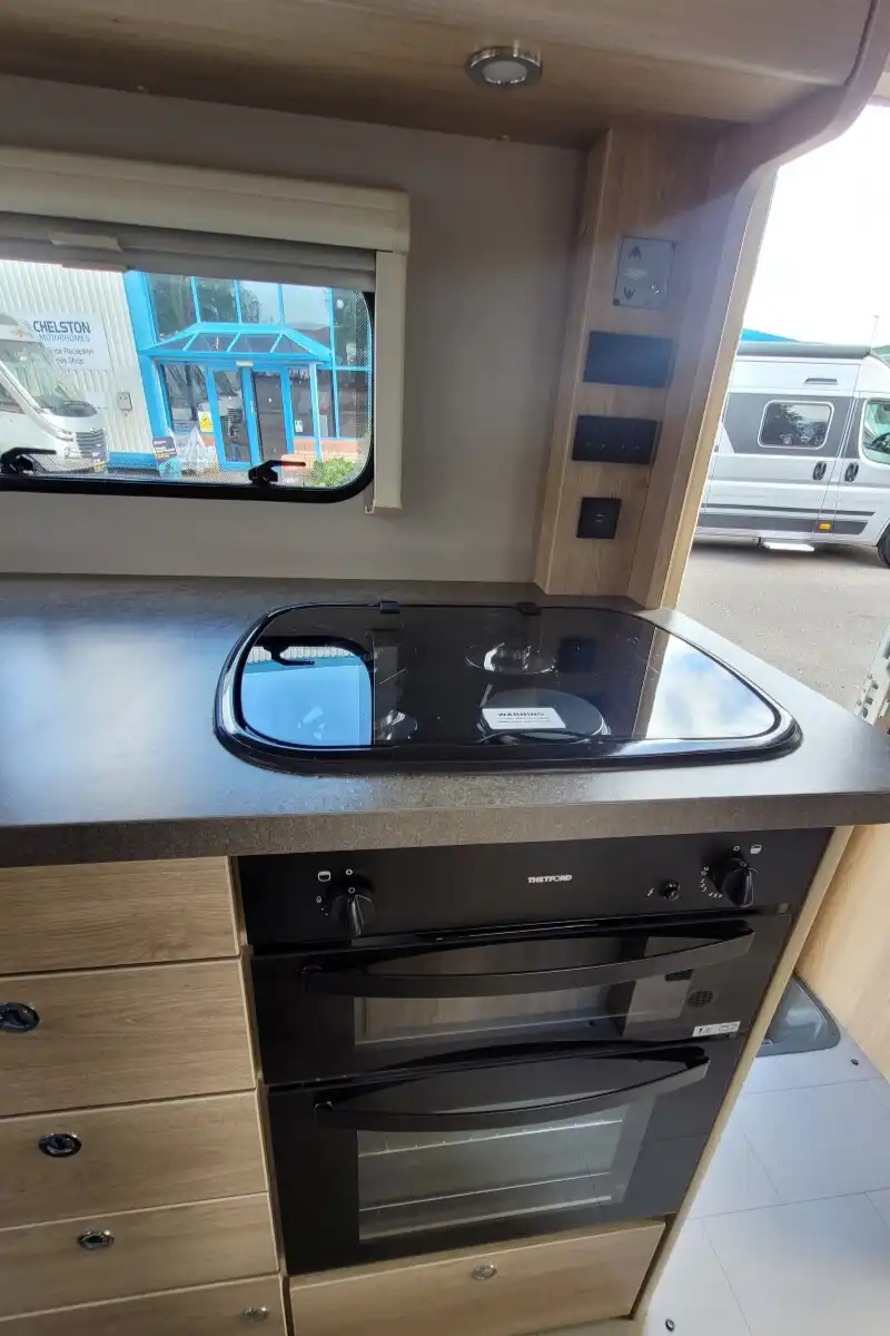 75FFB6 22 Elddis Evolution196 FX68XAF