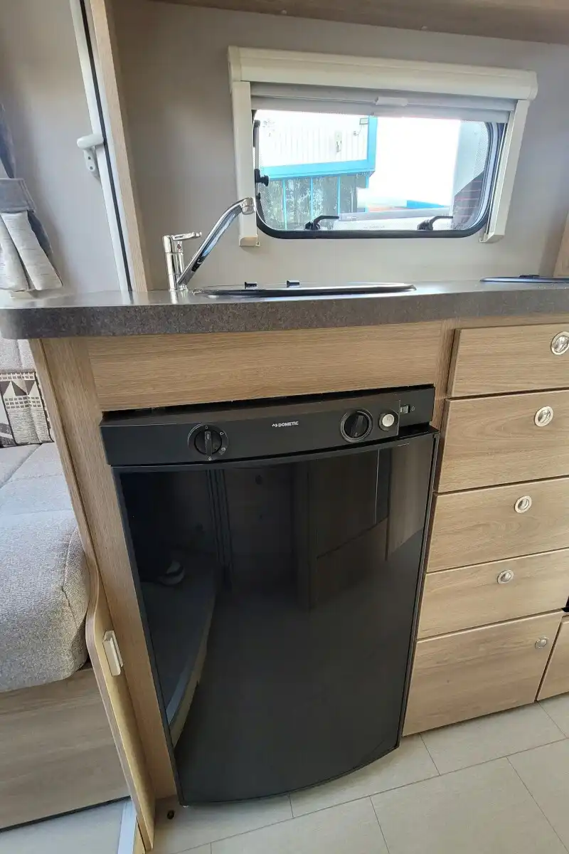 75FFB6 24 Elddis Evolution196 FX68XAF