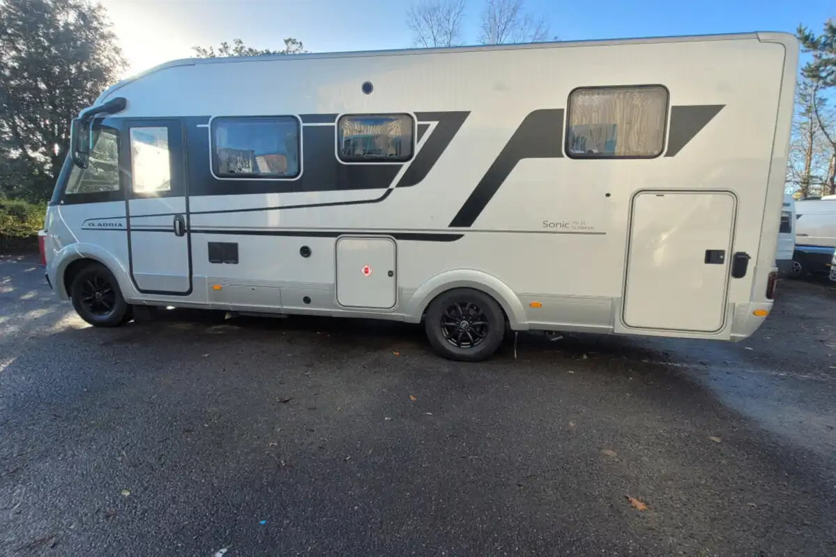 7684DE 06 Adria SonicSupreme710SL WJ71ZHG