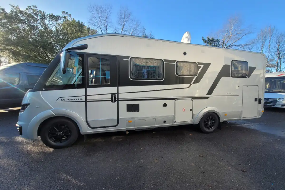 7684DE 07 Adria SonicSupreme710SL WJ71ZHG