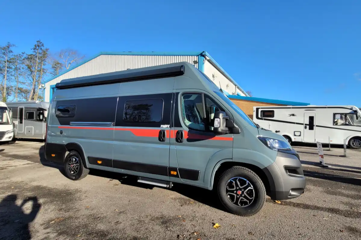 769696 02 Pilote V633M WK73BBN