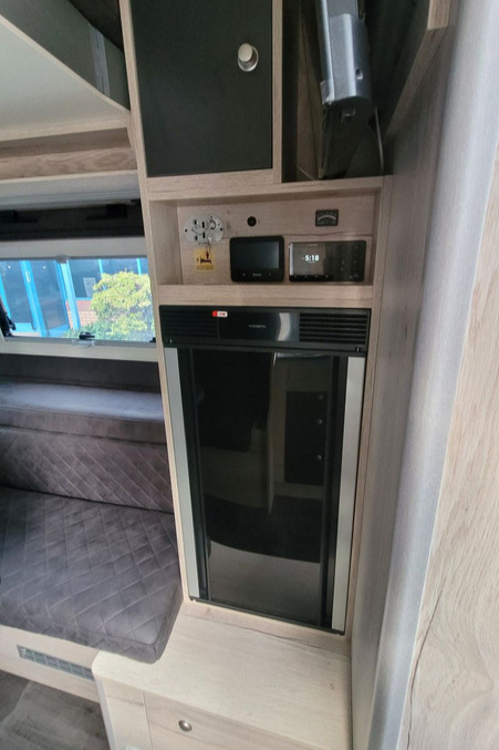 76980E 18 Megamobil Lounge 540 TMC86959