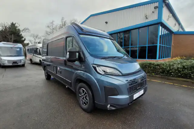 76B0A6 01 Autotrail VLine610SE SG064073