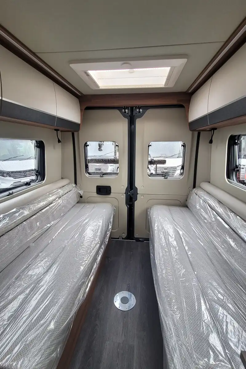 76B0A6 23 Autotrail VLine610SE SG064073