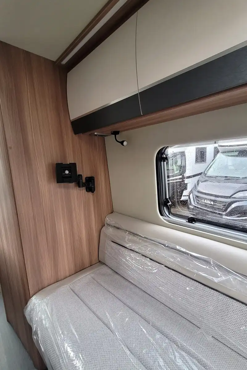 76B0A6 26 Autotrail VLine610SE SG064073