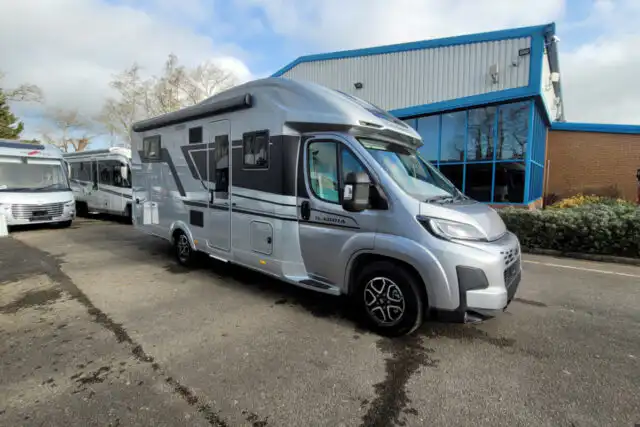 76B37E 02 Adria MatrixSupreme670DL TMC33757