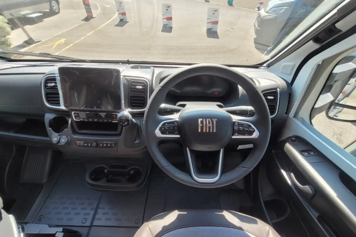 76B3C6 07 Adria MatrixSupreme670DC TMC45365
