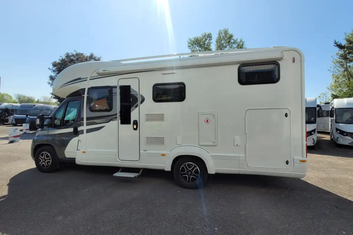77B71E 05 Autotrail Imala736GHiLine WJ23XNH