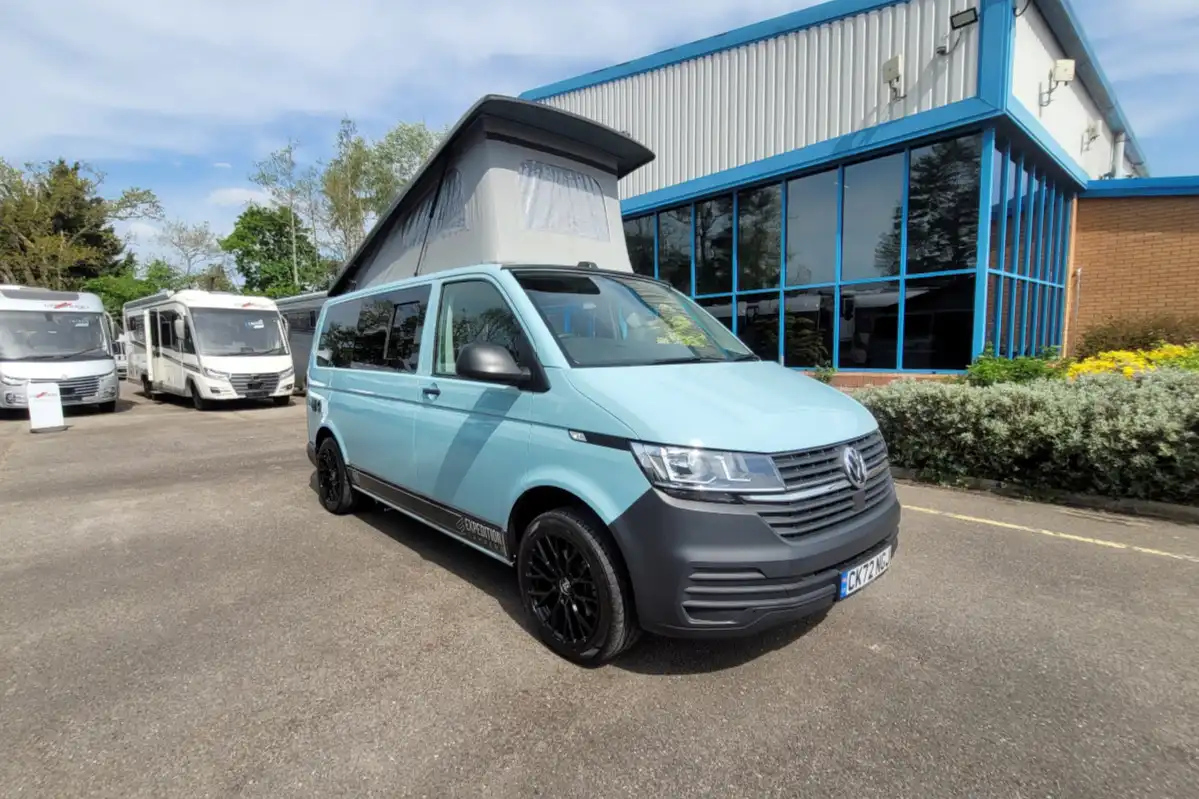781222 02 Volkswagen ExpeditionCamper CK72NGJ