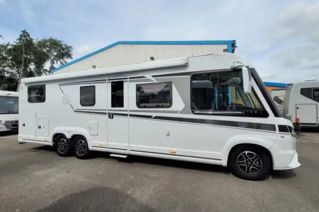 785596 02 Knaus LiveI900LEG WJ71YMV