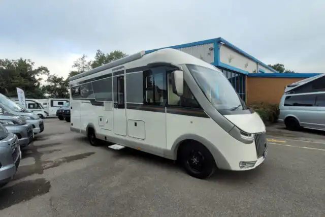 78563A 02 Carthago Chic C Line I4.9LE HX73BSV