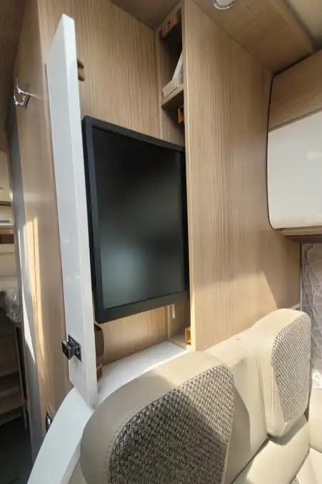 788766 12 Carthago C2 Tourer I141KBLE TN365478