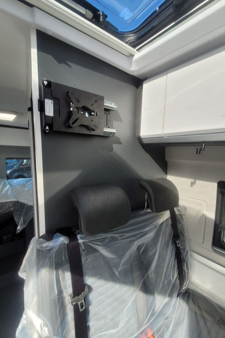 78B602 13 Adria Twin Supreme 640SLB TMD27532