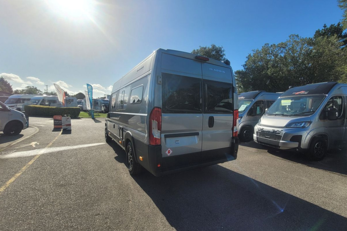 78B63E 05 Adria Twin Select 640SGX TMD25919