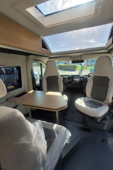 78B63E 13 Adria Twin Select 640SGX TMD25919
