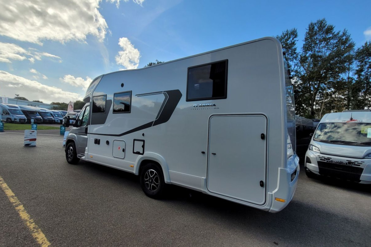 78B64E 06 Adria Coral Select 670DL TMD15569