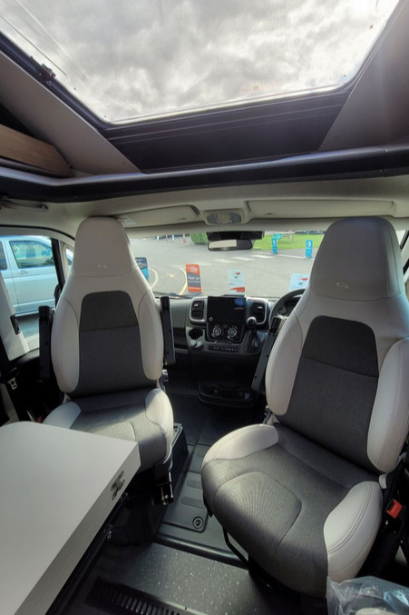 78B64E 12 Adria Coral Select 670DL TMD15569