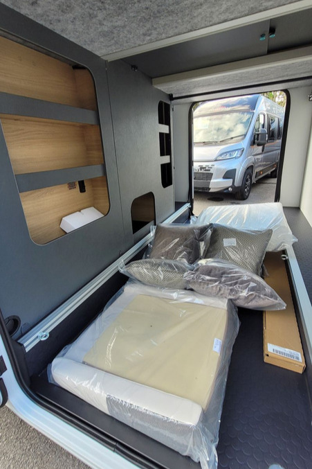 78B64E 38 Adria Coral Select 670DL TMD15569