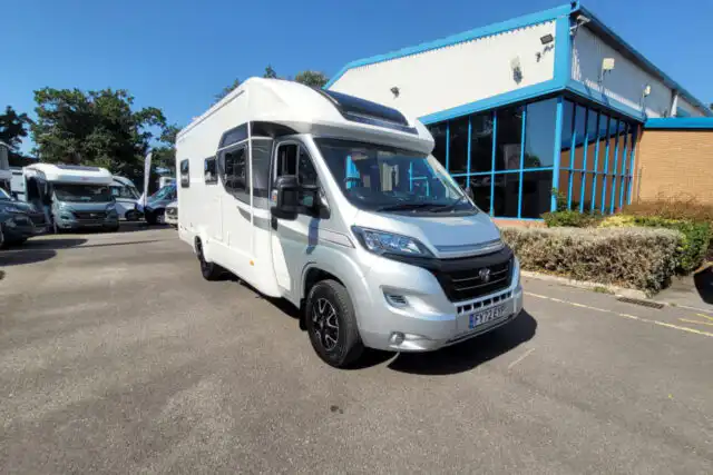 78E9EE 01 Autotrail Trackersb FY72EYP