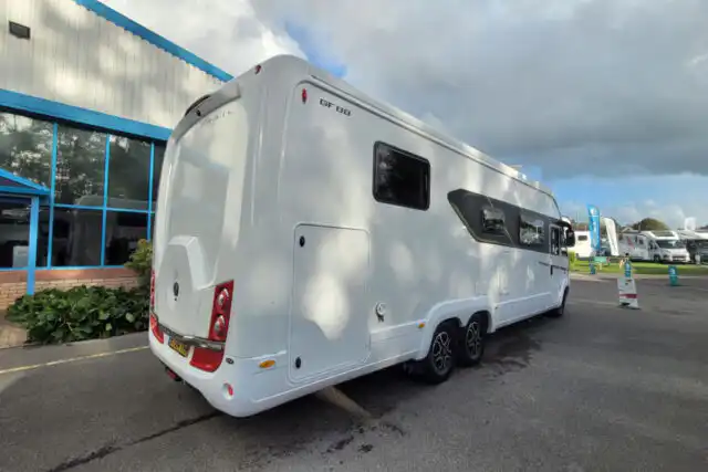 7904FA 03 Autotrail Grandefrontier GF88 RY24YHR