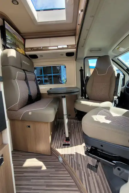 79158A 14 Malibu Van Compact 540DB TMC87384