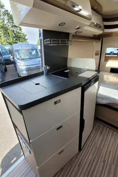 79158A 17 Malibu Van Compact 540DB TMC87384