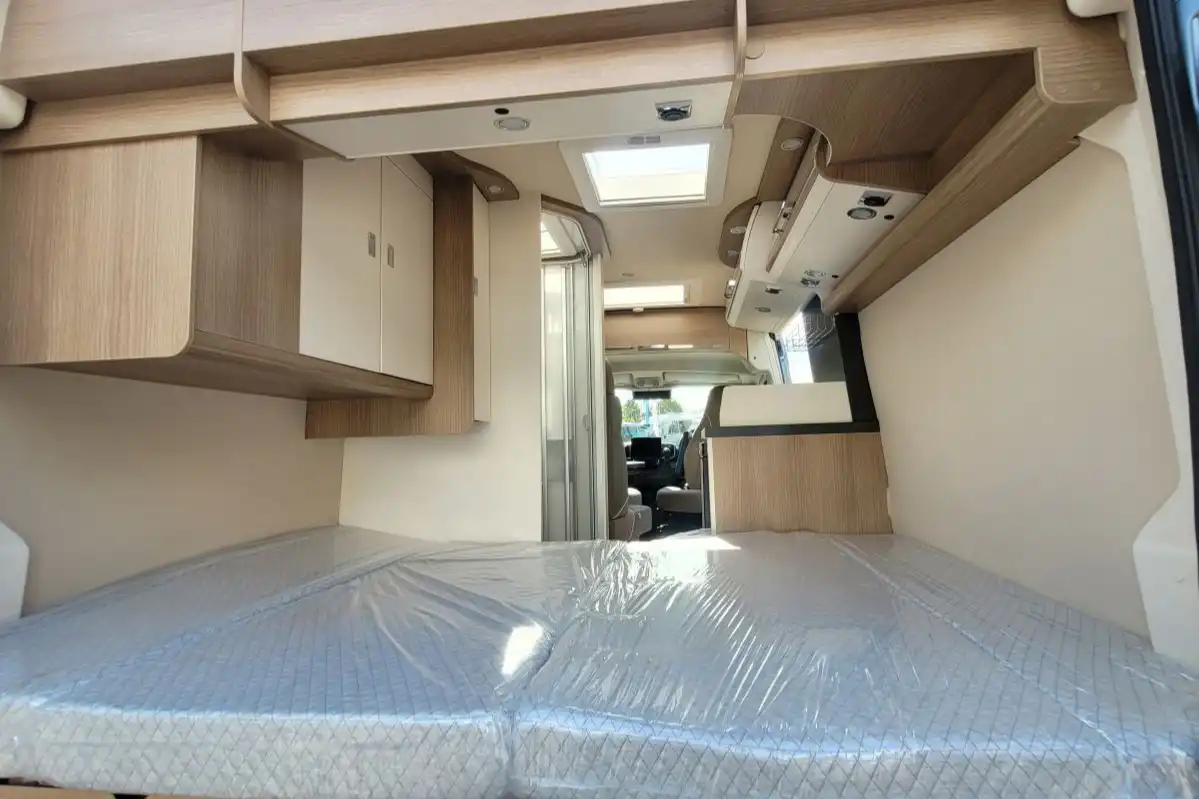 79158A 24 Malibu Van Compact 540DB TMC87384