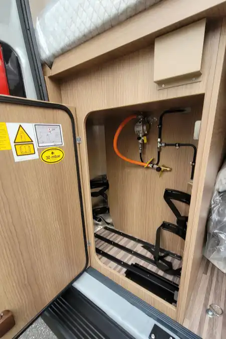7915B6 07 Malibu Vanfirstclass Tworooms 640LERB TMC68236