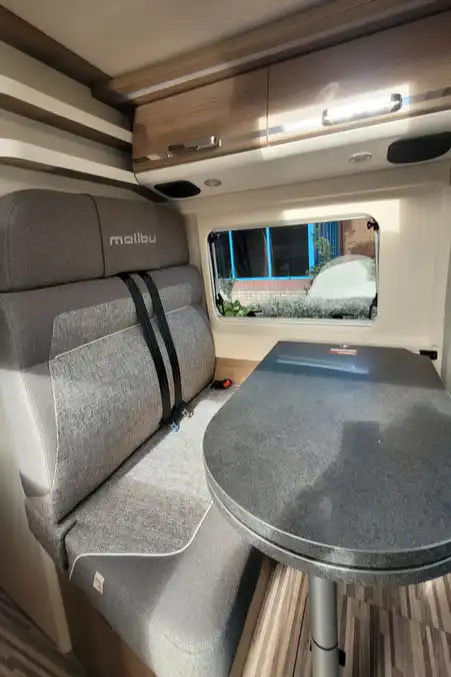 7915B6 15 Malibu Vanfirstclass Tworooms 640LERB TMC68236