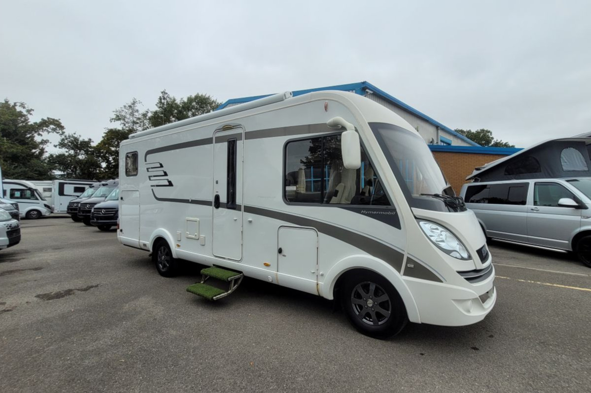 7966DE 02 Hymer B Class Premium Line 588 WL66HKB