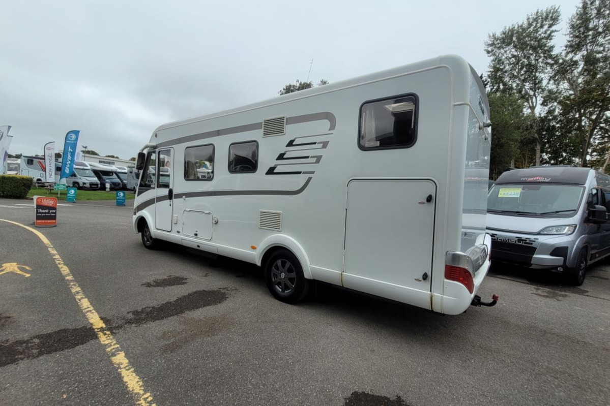 7966DE 05 Hymer B Class Premium Line 588 WL66HKB