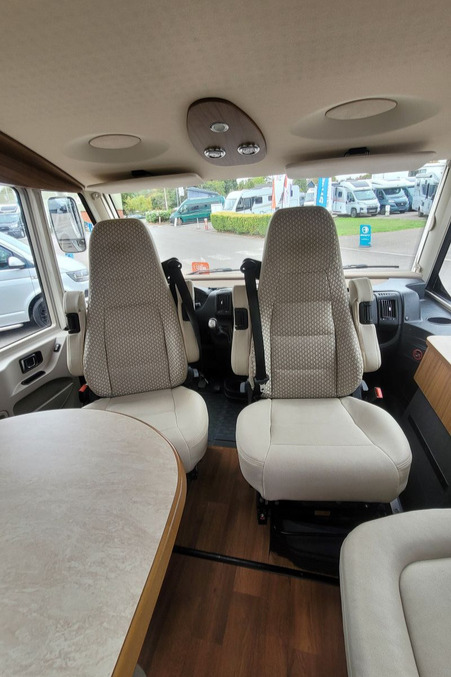 7966DE 09 Hymer B Class Premium Line 588 WL66HKB