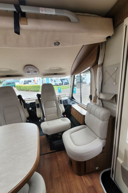 7966DE 11 Hymer B Class Premium Line 588 WL66HKB