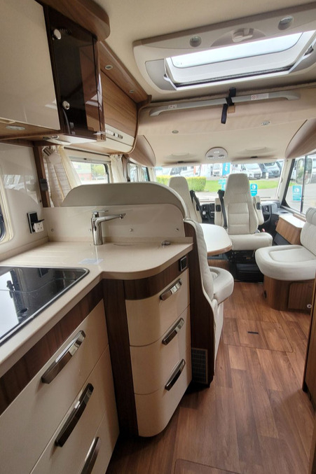 7966DE 16 Hymer B Class Premium Line 588 WL66HKB