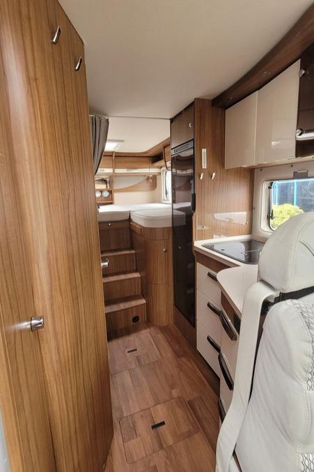 7966DE 23 Hymer B Class Premium Line 588 WL66HKB
