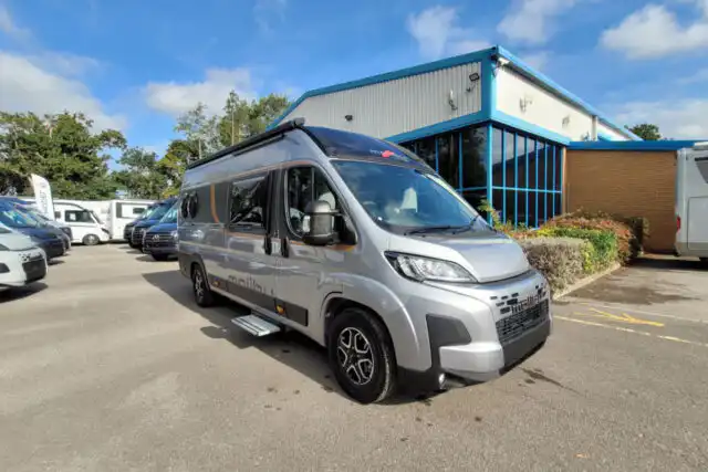 796A4E 01 Malibu Van Diversity GT Skyview 640LEK TMC70017