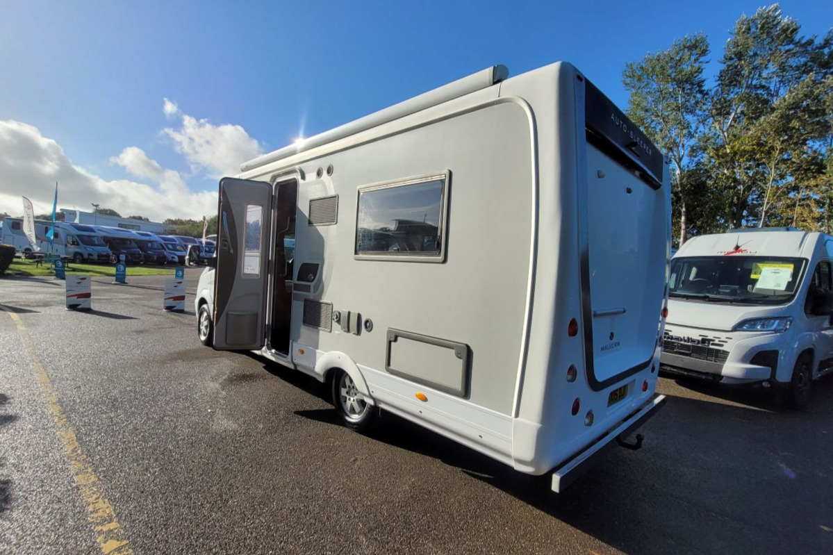 7981EA 05 Autosleeper Malvern HX15DJD