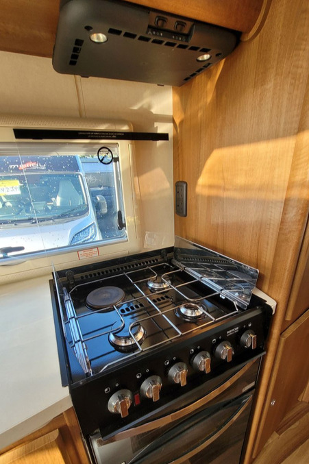 7981EA 17 Autosleeper Malvern HX15DJD
